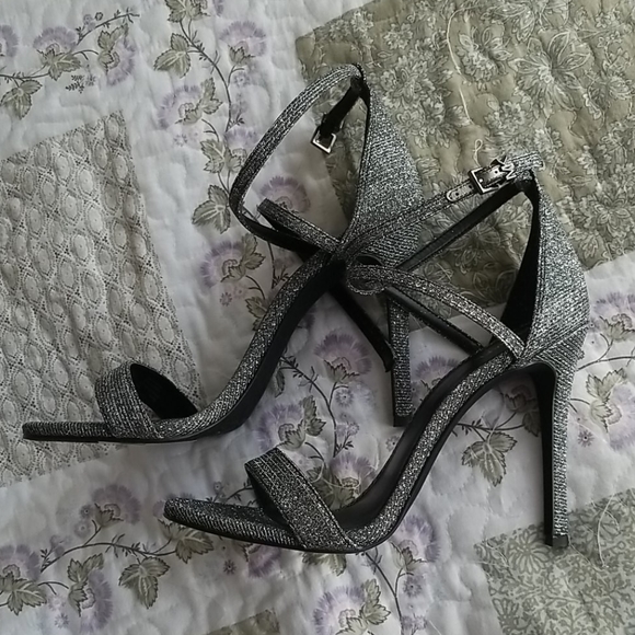 Michael Kors Antonia Metallic Glitter Heels 8.5 - Picture 4 of 8
